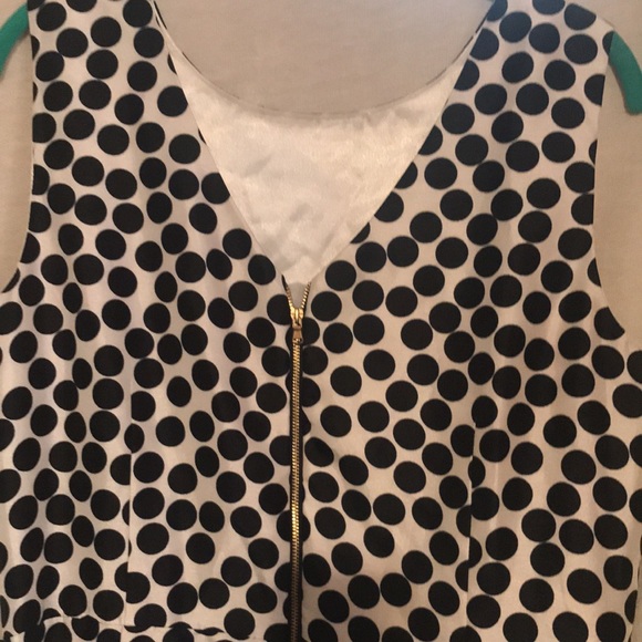 White and black polka dots dress - Picture 3 of 5